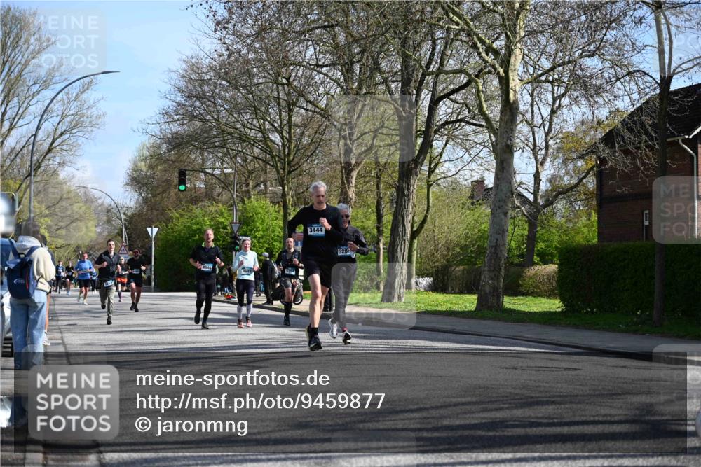 12.04.2026 - 45. Internationalen Wilhelmsburger Insellauf J. Mangold http://msf.ph/oto/9459877 12.04.2026 10:41:04 Ziel 5408, 2507, 2456, 2768, 3534, 5281, 5247, 5299, 5315, 5288, 3444, 5254, 2148, 5489, 4645, 4646, 5560, 4295, 5038, 4674, 5034, 3861, 5545, 5545, 2812, 5270, 5416, 4963, 3831, 4602, 4667, 3229 meine-sportfotos.de