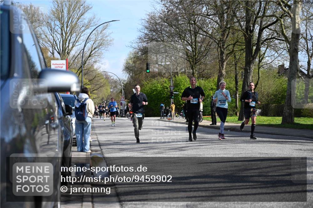 12.04.2026 - 45. Internationalen Wilhelmsburger Insellauf J. Mangold http://msf.ph/oto/9459902 12.04.2026 10:41:06 Ziel 2456, 2768, 3534, 5281, 5247, 5299, 5315, 5288, 3444, 5254, 2148, 5489, 4645, 4646, 5560, 4295, 5038, 4674, 5034, 3861, 5545, 2812, 5270, 5416, 4963, 3831, 4602, 4667, 3229, 3201 meine-sportfotos.de