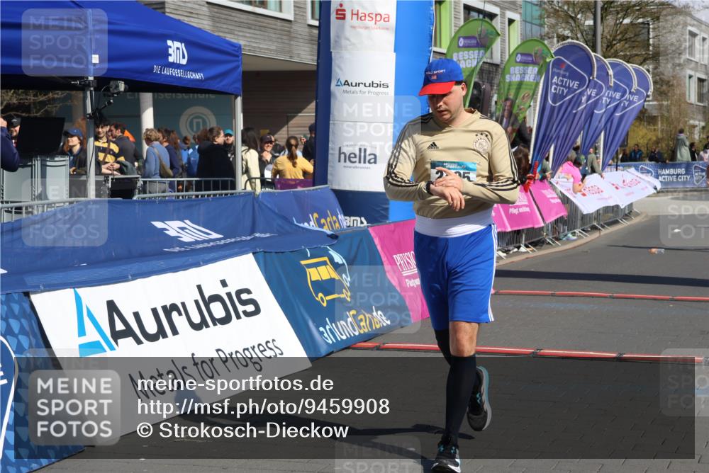 12.04.2026 - 45. Internationalen Wilhelmsburger Insellauf Strokosch-Dieckow http://msf.ph/oto/9459908 12.04.2026 11:06:55 Ziel 2495 meine-sportfotos.de