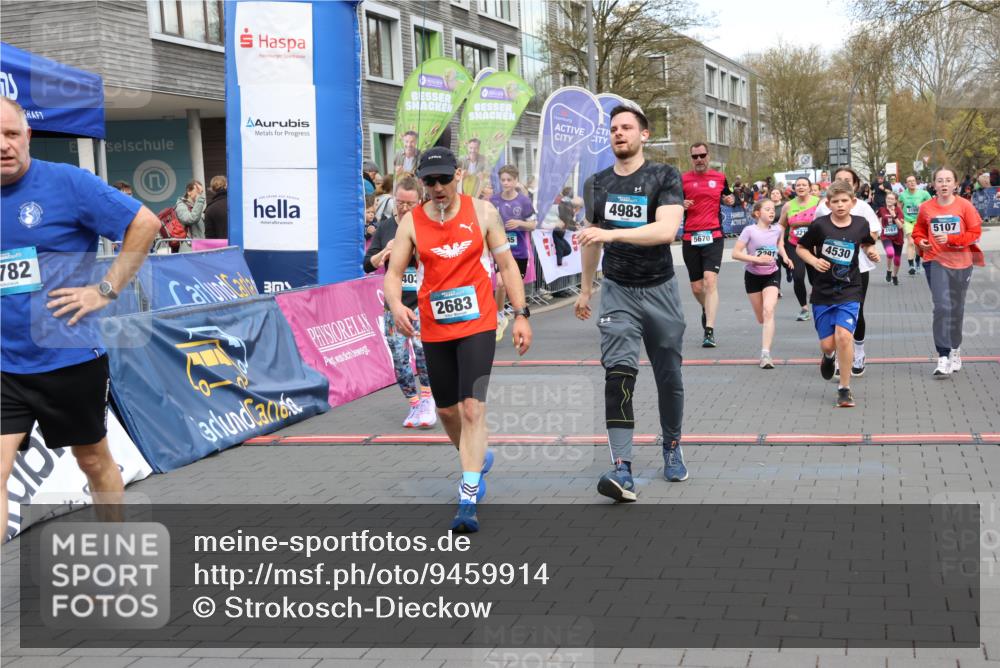 12.04.2026 - 45. Internationalen Wilhelmsburger Insellauf Strokosch-Dieckow http://msf.ph/oto/9459914 12.04.2026 13:00:32 Laufen  meine-sportfotos.de