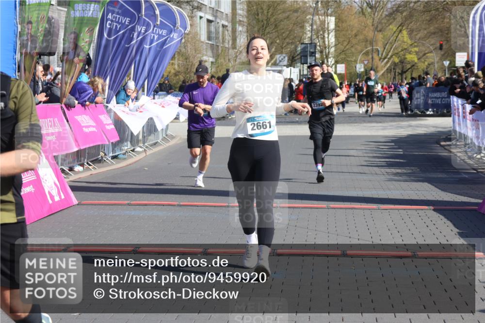 12.04.2026 - 45. Internationalen Wilhelmsburger Insellauf Strokosch-Dieckow http://msf.ph/oto/9459920 12.04.2026 10:49:51 Ziel 3363, 2661, 4715, 2392 meine-sportfotos.de