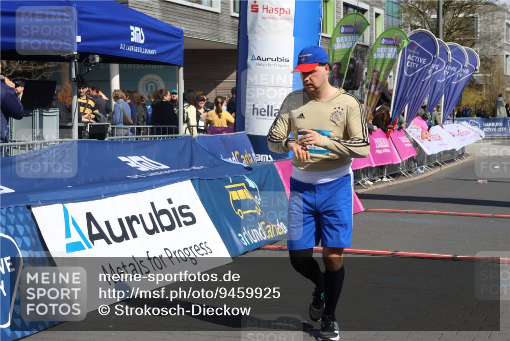 12.04.2026 - 45. Internationalen Wilhelmsburger Insellauf Strokosch-Dieckow http://msf.ph/oto/9459925 12.04.2026 11:06:56 Ziel 2495 meine-sportfotos.de