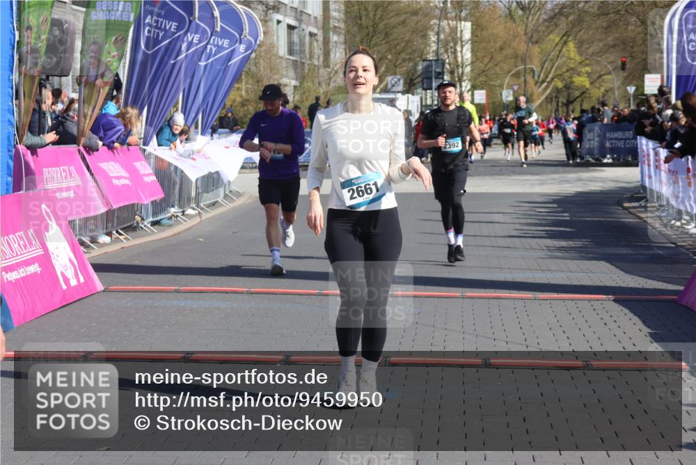 12.04.2026 - 45. Internationalen Wilhelmsburger Insellauf Strokosch-Dieckow http://msf.ph/oto/9459950 12.04.2026 10:49:51 Ziel 3363, 2661, 4715, 2392 meine-sportfotos.de