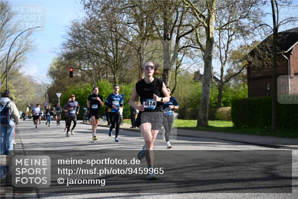 12.04.2026 - 45. Internationalen Wilhelmsburger Insellauf J. Mangold http://msf.ph/oto/9459965 12.04.2026 10:41:22 Ziel 5254, 2148, 5489, 4645, 4646, 5560, 4295, 5038, 4674, 5034, 3861, 5545, 2812, 5270, 5416, 4963, 3831, 4602, 4667, 3229, 3201, 2869, 2479, 3892, 4483, 4483, 5654, 2836 meine-sportfotos.de