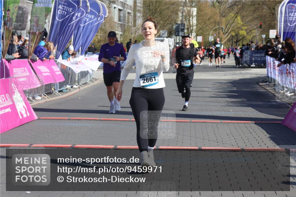 12.04.2026 - 45. Internationalen Wilhelmsburger Insellauf Strokosch-Dieckow http://msf.ph/oto/9459971 12.04.2026 10:49:51 Ziel 3363, 2661, 4715, 2392 meine-sportfotos.de