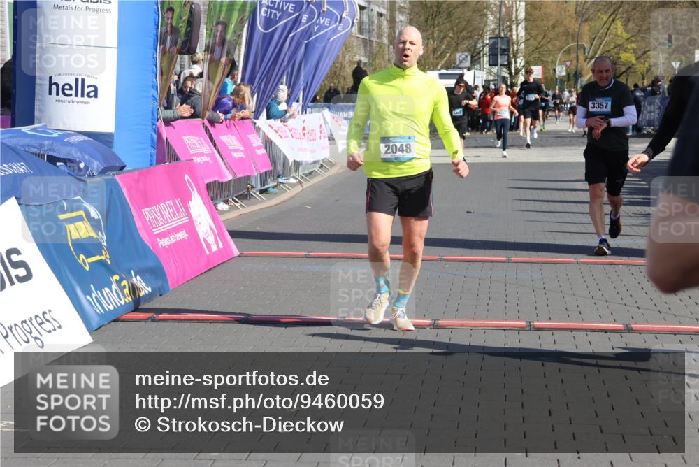 12.04.2026 - 45. Internationalen Wilhelmsburger Insellauf Strokosch-Dieckow http://msf.ph/oto/9460059 12.04.2026 10:50:01 Ziel 3036, 2048, 3357 meine-sportfotos.de