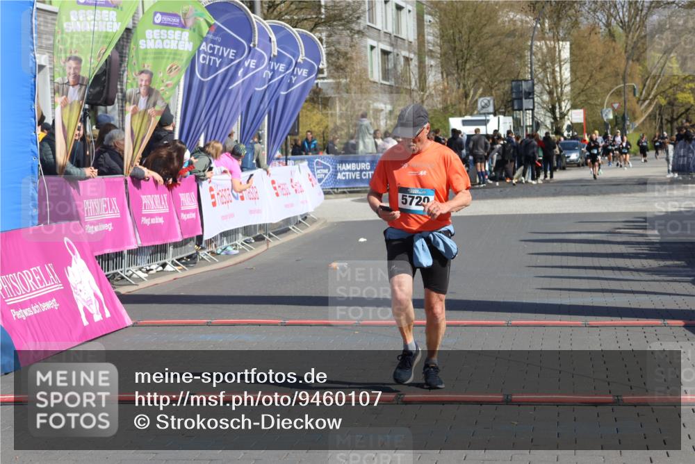 12.04.2026 - 45. Internationalen Wilhelmsburger Insellauf Strokosch-Dieckow http://msf.ph/oto/9460107 12.04.2026 11:07:10 Ziel 5720 meine-sportfotos.de