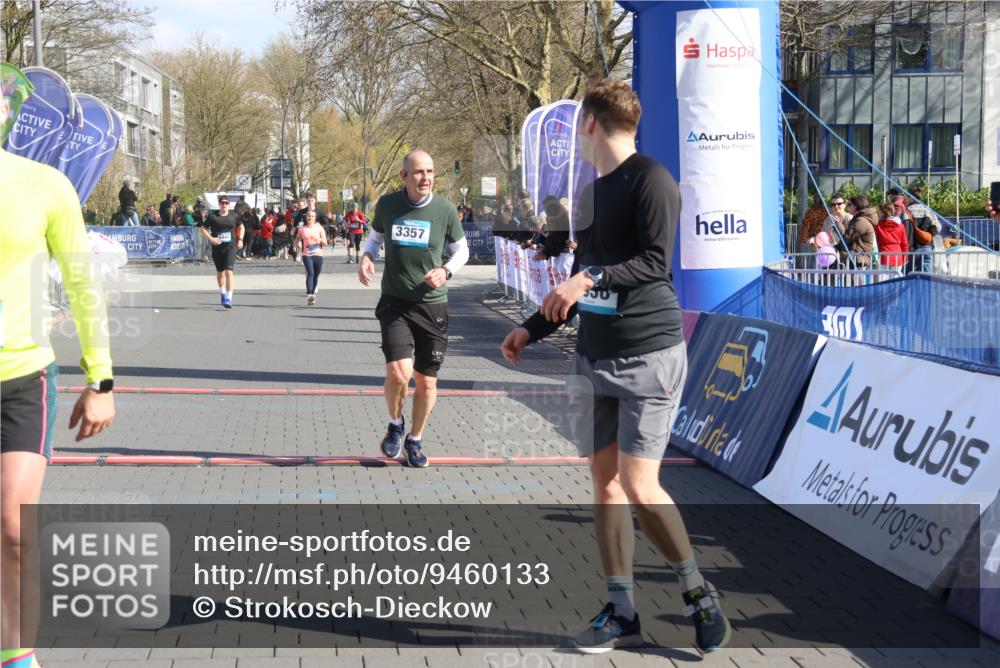 12.04.2026 - 45. Internationalen Wilhelmsburger Insellauf Strokosch-Dieckow http://msf.ph/oto/9460133 12.04.2026 10:50:03 Ziel 3036, 2048, 3357, 2655 meine-sportfotos.de
