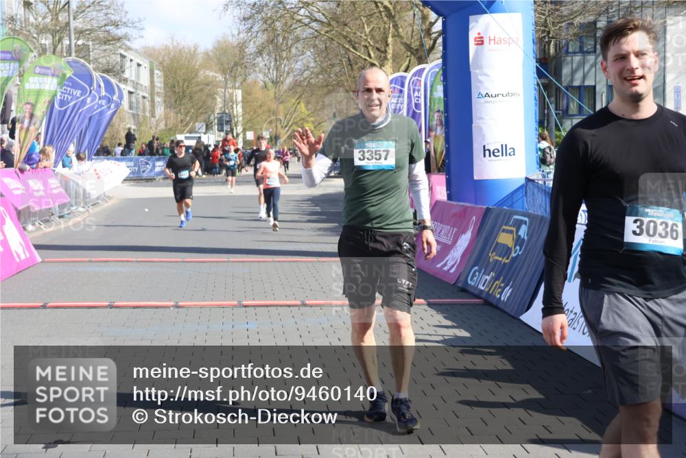 12.04.2026 - 45. Internationalen Wilhelmsburger Insellauf Strokosch-Dieckow http://msf.ph/oto/9460140 12.04.2026 10:50:05 Ziel 3357, 2655, 5441, 3546 meine-sportfotos.de
