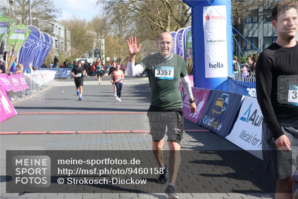 12.04.2026 - 45. Internationalen Wilhelmsburger Insellauf Strokosch-Dieckow http://msf.ph/oto/9460158 12.04.2026 10:50:05 Ziel 3357, 2655, 5441, 3546 meine-sportfotos.de