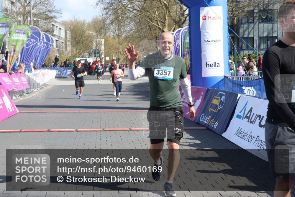 12.04.2026 - 45. Internationalen Wilhelmsburger Insellauf Strokosch-Dieckow http://msf.ph/oto/9460169 12.04.2026 10:50:05 Ziel 3357, 2655, 5441, 3546 meine-sportfotos.de
