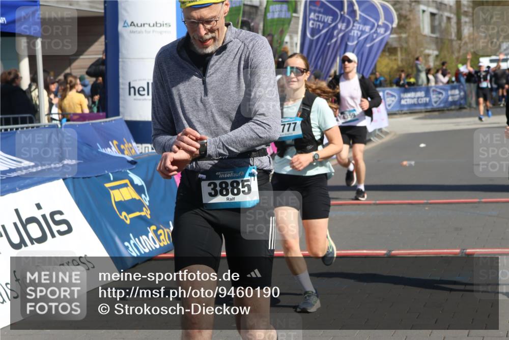 12.04.2026 - 45. Internationalen Wilhelmsburger Insellauf Strokosch-Dieckow http://msf.ph/oto/9460190 12.04.2026 11:07:35 Ziel 3342, 3885, 2777, 4949, 4359 meine-sportfotos.de