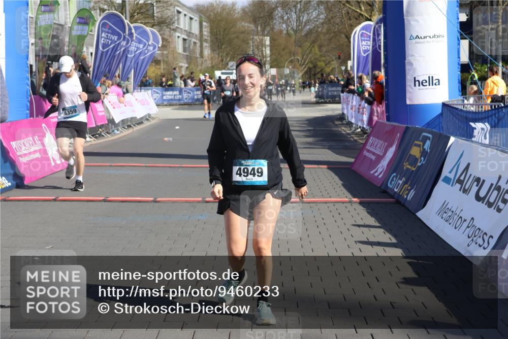 12.04.2026 - 45. Internationalen Wilhelmsburger Insellauf Strokosch-Dieckow http://msf.ph/oto/9460233 12.04.2026 11:07:37 Ziel 2777, 4949, 4359 meine-sportfotos.de