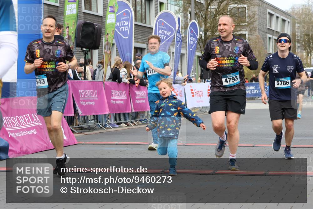 12.04.2026 - 45. Internationalen Wilhelmsburger Insellauf Strokosch-Dieckow http://msf.ph/oto/9460273 12.04.2026 13:19:37 Ziel 5019, 4543, 4793, 5786, 4112, 3071 meine-sportfotos.de