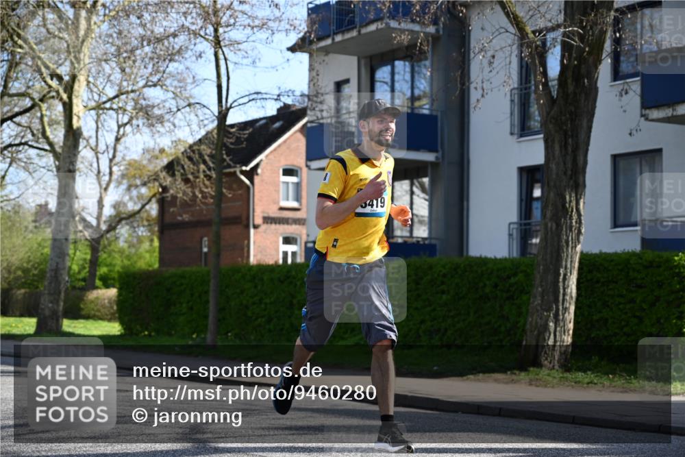 12.04.2026 - 45. Internationalen Wilhelmsburger Insellauf J. Mangold http://msf.ph/oto/9460280 12.04.2026 10:42:11 Ziel 4615, 2222, 3419, 4042, 3991, 2262, 2263, 2252, 3091, 5442, 5273, 2724, 2500 meine-sportfotos.de
