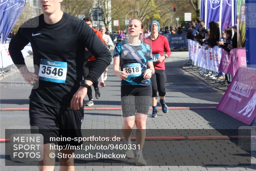 12.04.2026 - 45. Internationalen Wilhelmsburger Insellauf Strokosch-Dieckow http://msf.ph/oto/9460331 12.04.2026 10:50:14 Ziel 2618, 2176, 2054, 3329, 3459 meine-sportfotos.de