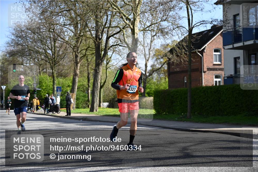 12.04.2026 - 45. Internationalen Wilhelmsburger Insellauf J. Mangold http://msf.ph/oto/9460334 12.04.2026 10:42:27 Ziel 2252, 3091, 5442, 5273, 2724, 2500, 3021, 5751, 5794, 5794, 3779, 5840, 2406, 4377, 3086, 3227, 4974 meine-sportfotos.de