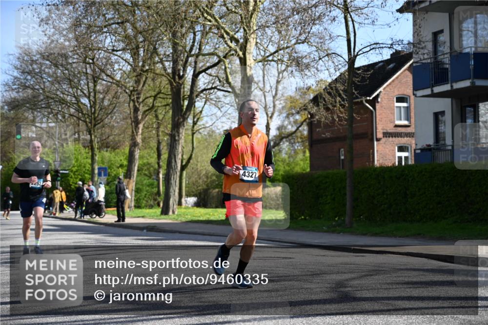 12.04.2026 - 45. Internationalen Wilhelmsburger Insellauf J. Mangold http://msf.ph/oto/9460335 12.04.2026 10:42:27 Ziel 2252, 3091, 5442, 5273, 2724, 2500, 3021, 5751, 5794, 5794, 3779, 5840, 2406, 4377, 3086, 3227, 4974 meine-sportfotos.de