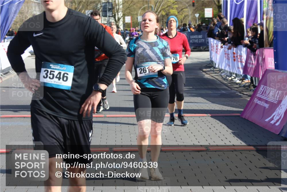 12.04.2026 - 45. Internationalen Wilhelmsburger Insellauf Strokosch-Dieckow http://msf.ph/oto/9460339 12.04.2026 10:50:15 Ziel 2618, 2176, 2054, 3329, 3459 meine-sportfotos.de