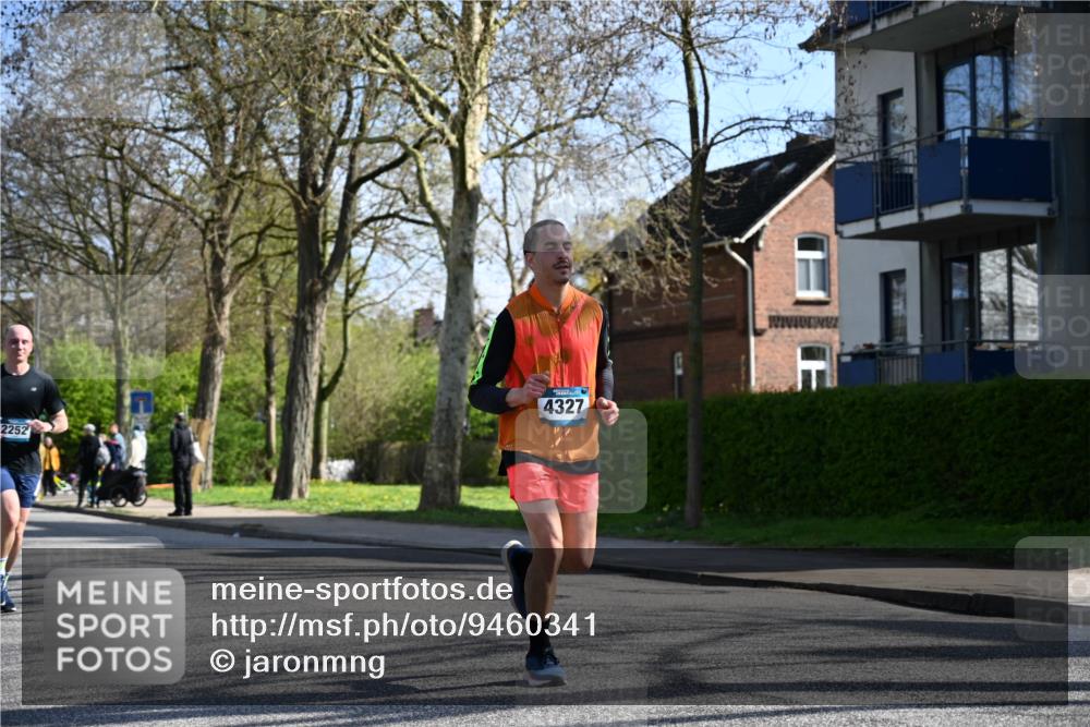 12.04.2026 - 45. Internationalen Wilhelmsburger Insellauf J. Mangold http://msf.ph/oto/9460341 12.04.2026 10:42:28 Ziel 2252, 3091, 5442, 5273, 2724, 2500, 3021, 5751, 5794, 3779, 5840, 2406, 4377, 3086, 3227, 4974, 5705 meine-sportfotos.de