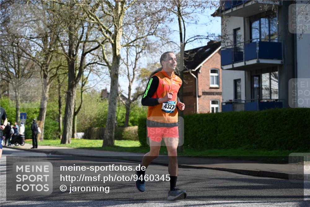 12.04.2026 - 45. Internationalen Wilhelmsburger Insellauf J. Mangold http://msf.ph/oto/9460345 12.04.2026 10:42:28 Ziel 2252, 3091, 5442, 5273, 2724, 2500, 3021, 5751, 5794, 3779, 5840, 2406, 4377, 3086, 3227, 4974, 5705 meine-sportfotos.de