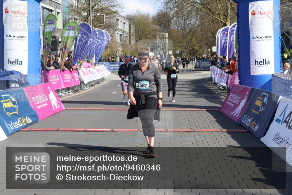 12.04.2026 - 45. Internationalen Wilhelmsburger Insellauf Strokosch-Dieckow http://msf.ph/oto/9460346 12.04.2026 11:07:47 Ziel 2567, 2778, 5806 meine-sportfotos.de