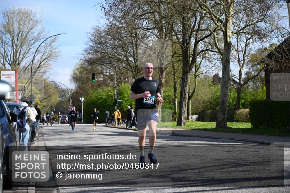 12.04.2026 - 45. Internationalen Wilhelmsburger Insellauf J. Mangold http://msf.ph/oto/9460347 12.04.2026 10:42:29 Ziel 2252, 3091, 5442, 5273, 5273, 2724, 2500, 3021, 5751, 5794, 3779, 3779, 5840, 2406, 4377, 3086, 3227, 4974, 5705, 2189, 5697 meine-sportfotos.de