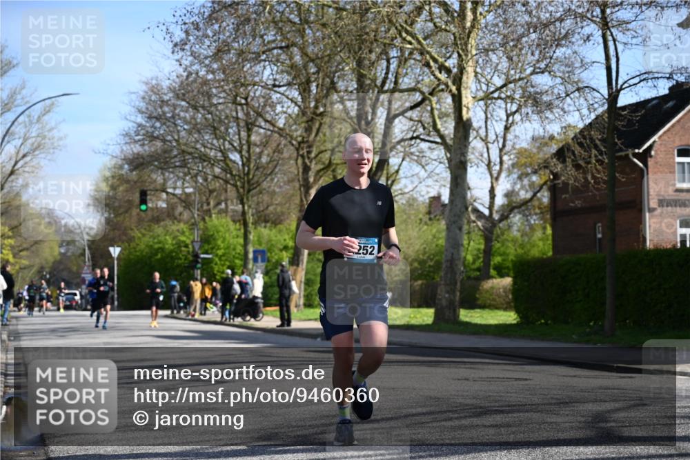 12.04.2026 - 45. Internationalen Wilhelmsburger Insellauf J. Mangold http://msf.ph/oto/9460360 12.04.2026 10:42:29 Ziel 2252, 3091, 5442, 5273, 5273, 2724, 2500, 3021, 5751, 5794, 3779, 3779, 5840, 2406, 4377, 3086, 3227, 4974, 5705, 2189, 5697 meine-sportfotos.de