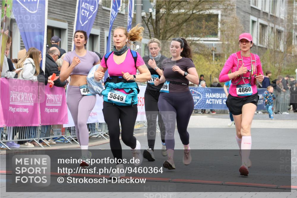 12.04.2026 - 45. Internationalen Wilhelmsburger Insellauf Strokosch-Dieckow http://msf.ph/oto/9460364 12.04.2026 13:19:27 Ziel 4020, 5849, 4639, 3809, 4660, 2174 meine-sportfotos.de