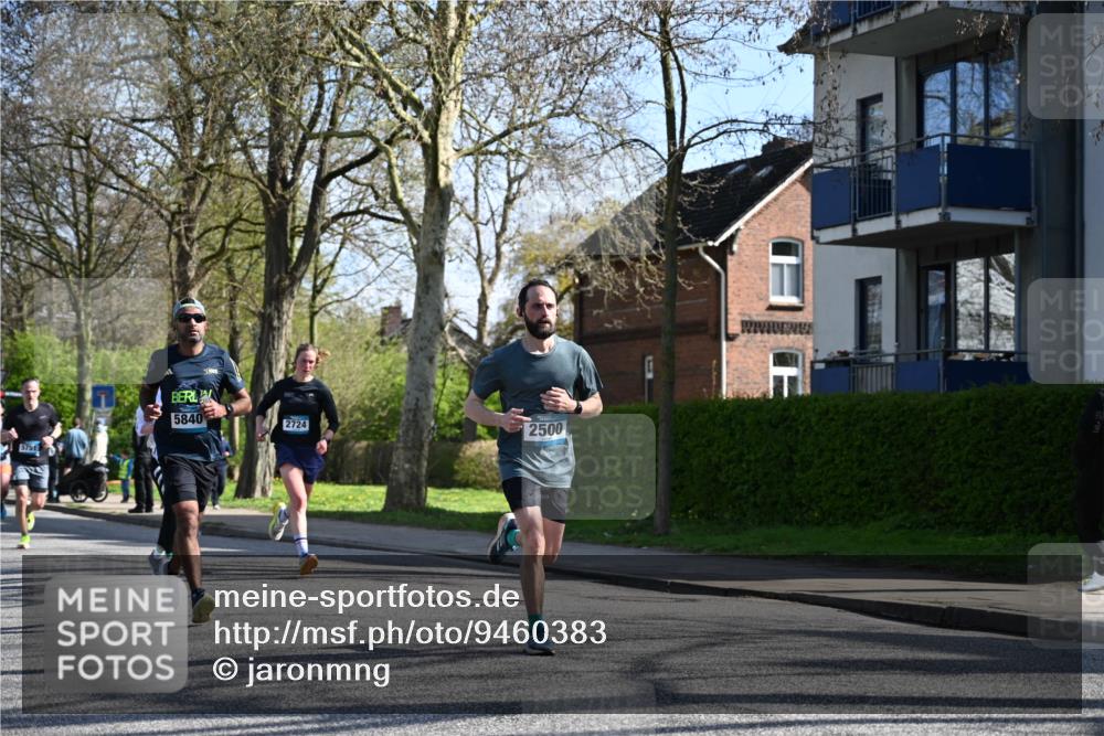 12.04.2026 - 45. Internationalen Wilhelmsburger Insellauf J. Mangold http://msf.ph/oto/9460383 12.04.2026 10:42:47 Ziel 5273, 2724, 2500, 3021, 5751, 5794, 3779, 5840, 2406, 4377, 3086, 3227, 4974, 5705, 2189, 5697, 2813, 4931, 3565, 5337, 2102, 2656, 2104, 5337, 2102, 2656, 2104, 5407, 5286, 2039 meine-sportfotos.de