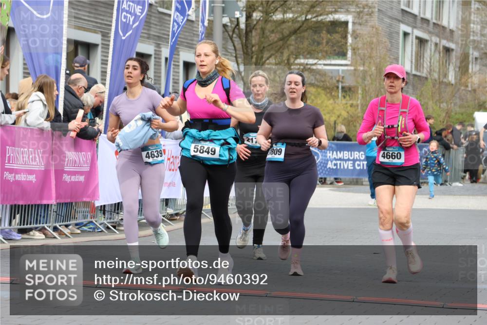 12.04.2026 - 45. Internationalen Wilhelmsburger Insellauf Strokosch-Dieckow http://msf.ph/oto/9460392 12.04.2026 13:19:27 Ziel 4020, 5849, 4639, 3809, 4660, 2174 meine-sportfotos.de