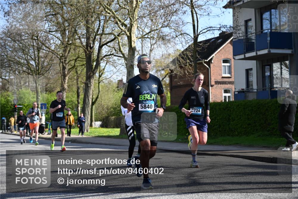 12.04.2026 - 45. Internationalen Wilhelmsburger Insellauf J. Mangold http://msf.ph/oto/9460402 12.04.2026 10:42:49 Ziel 5273, 2724, 2500, 3021, 5751, 5794, 3779, 5840, 2406, 4377, 4377, 3086, 3227, 4974, 5705, 2189, 5697, 2813, 4931, 3565, 5337, 2102, 2656, 2104, 5407, 5286, 2039 meine-sportfotos.de