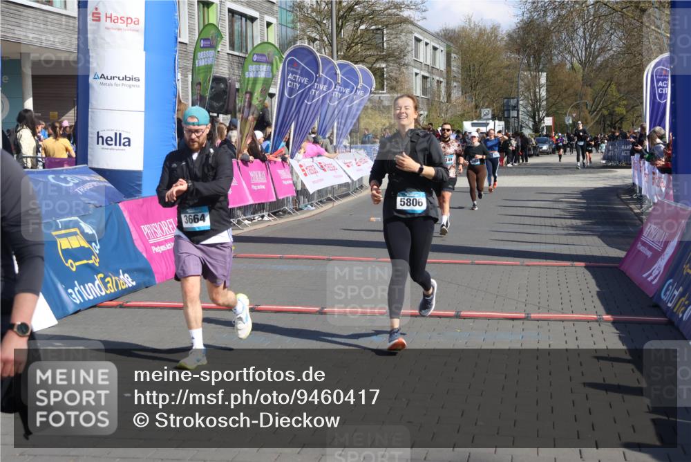 12.04.2026 - 45. Internationalen Wilhelmsburger Insellauf Strokosch-Dieckow http://msf.ph/oto/9460417 12.04.2026 11:07:50 Ziel 5806, 3149 meine-sportfotos.de