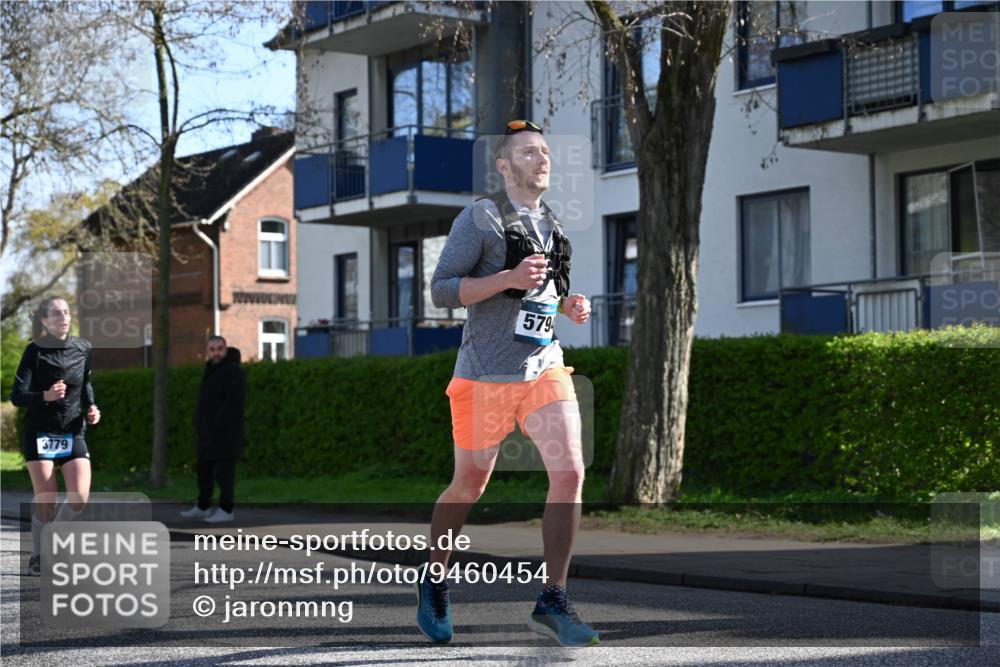 12.04.2026 - 45. Internationalen Wilhelmsburger Insellauf J. Mangold http://msf.ph/oto/9460454 12.04.2026 10:42:53 Ziel 5273, 2724, 2500, 3021, 5751, 5794, 3779, 5840, 2406, 4377, 3086, 3227, 4974, 5705, 2189, 5697, 2189, 5697, 2813, 4931, 3565, 5337, 2102, 2656, 2104, 5407, 5286, 2039, 3486 meine-sportfotos.de