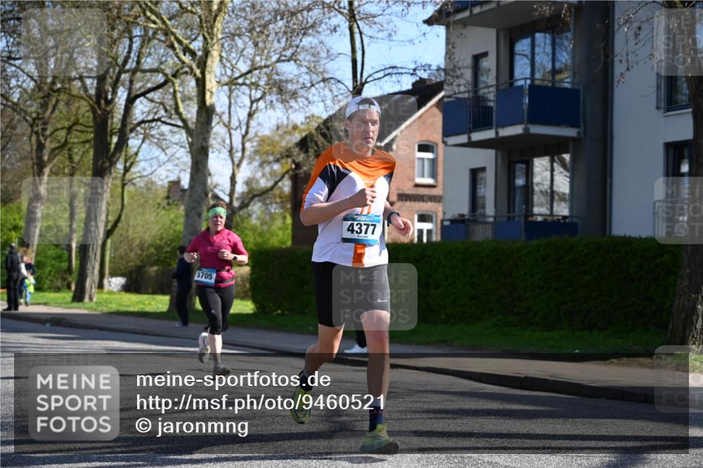 12.04.2026 - 45. Internationalen Wilhelmsburger Insellauf J. Mangold http://msf.ph/oto/9460521 12.04.2026 10:43:02 Ziel 5751, 5794, 3779, 5840, 2406, 4377, 3086, 3227, 4974, 5705, 2189, 5697, 2813, 4931, 3565, 5337, 2102, 2656, 2104, 5407, 5286, 2039, 3486, 4428, 3022, 4349 meine-sportfotos.de