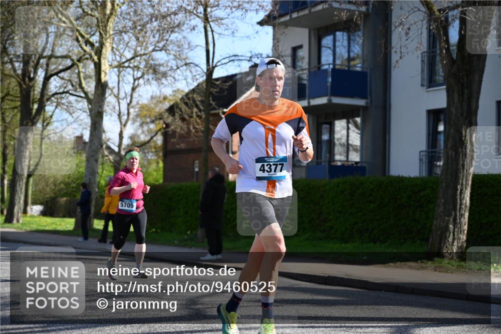 12.04.2026 - 45. Internationalen Wilhelmsburger Insellauf J. Mangold http://msf.ph/oto/9460525 12.04.2026 10:43:02 Ziel 5751, 5794, 3779, 5840, 2406, 4377, 3086, 3227, 4974, 5705, 2189, 5697, 2813, 4931, 3565, 5337, 2102, 2656, 2104, 5407, 5286, 2039, 3486, 4428, 3022, 4349 meine-sportfotos.de