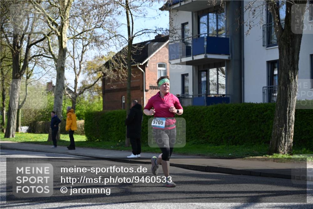 12.04.2026 - 45. Internationalen Wilhelmsburger Insellauf J. Mangold http://msf.ph/oto/9460533 12.04.2026 10:43:03 Ziel 5751, 5794, 3779, 5840, 2406, 4377, 3086, 3227, 4974, 5705, 2189, 5697, 2813, 4931, 3565, 5337, 2102, 2656, 2104, 5407, 5286, 2039, 3486, 4428, 3022, 4349 meine-sportfotos.de