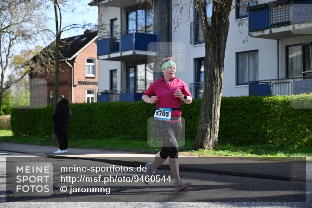 12.04.2026 - 45. Internationalen Wilhelmsburger Insellauf J. Mangold http://msf.ph/oto/9460544 12.04.2026 10:43:04 Ziel 5794, 3779, 5840, 2406, 4377, 3086, 3227, 4974, 5705, 2189, 5697, 2813, 4931, 3565, 5337, 2102, 2656, 2104, 5407, 5286, 5407, 5286, 2039, 3486, 3486, 4428, 3022, 4349 meine-sportfotos.de