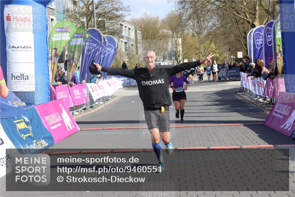 12.04.2026 - 45. Internationalen Wilhelmsburger Insellauf Strokosch-Dieckow http://msf.ph/oto/9460551 12.04.2026 10:50:27 Ziel 4855, 4929 meine-sportfotos.de