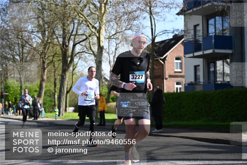 12.04.2026 - 45. Internationalen Wilhelmsburger Insellauf J. Mangold http://msf.ph/oto/9460556 12.04.2026 10:43:05 Ziel 3779, 5840, 2406, 4377, 3086, 3227, 4974, 5705, 2189, 5697, 2813, 4931, 3565, 5337, 2102, 2656, 2104, 5407, 5286, 2039, 3486, 4428, 3022, 4349 meine-sportfotos.de