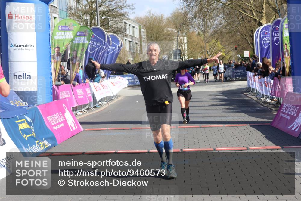 12.04.2026 - 45. Internationalen Wilhelmsburger Insellauf Strokosch-Dieckow http://msf.ph/oto/9460573 12.04.2026 10:50:27 Ziel 4855, 4929 meine-sportfotos.de