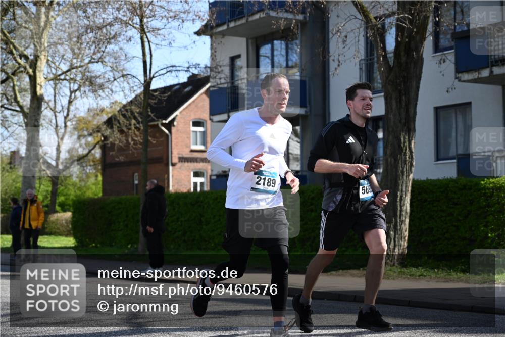 12.04.2026 - 45. Internationalen Wilhelmsburger Insellauf J. Mangold http://msf.ph/oto/9460576 12.04.2026 10:43:07 Ziel 5840, 2406, 4377, 3086, 3227, 4974, 5705, 2189, 5697, 2813, 4931, 3565, 5337, 2102, 2656, 2104, 5407, 5286, 2039, 2039, 3486, 4428, 4428, 3022, 4349 meine-sportfotos.de