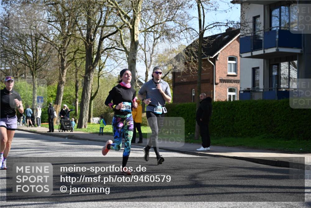 12.04.2026 - 45. Internationalen Wilhelmsburger Insellauf J. Mangold http://msf.ph/oto/9460579 12.04.2026 10:43:09 Ziel 5840, 2406, 4377, 3086, 3227, 4974, 5705, 2189, 5697, 2813, 4931, 3565, 5337, 2102, 2656, 2104, 5407, 5286, 2039, 3486, 4428, 3022, 3022, 4349 meine-sportfotos.de