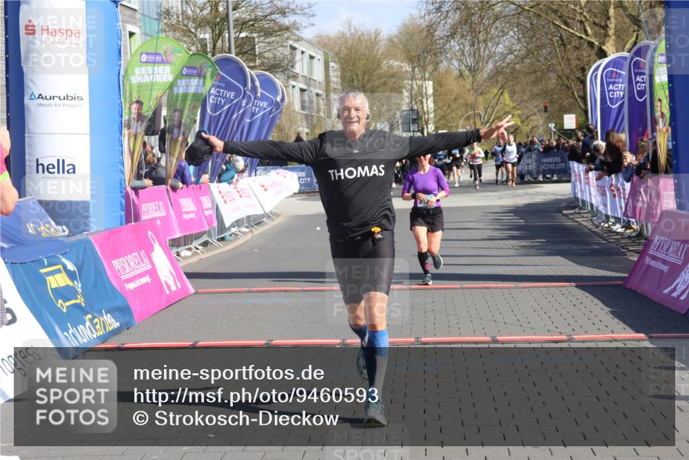 12.04.2026 - 45. Internationalen Wilhelmsburger Insellauf Strokosch-Dieckow http://msf.ph/oto/9460593 12.04.2026 10:50:27 Ziel 4855, 4929 meine-sportfotos.de