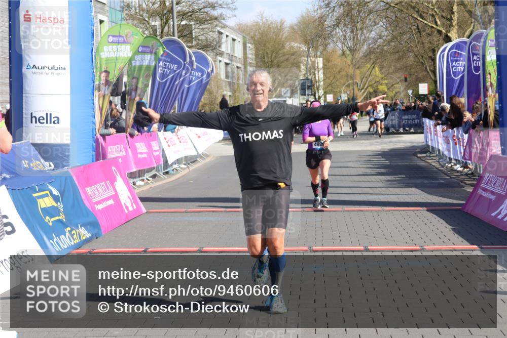 12.04.2026 - 45. Internationalen Wilhelmsburger Insellauf Strokosch-Dieckow http://msf.ph/oto/9460606 12.04.2026 10:50:28 Ziel 4855, 4929 meine-sportfotos.de