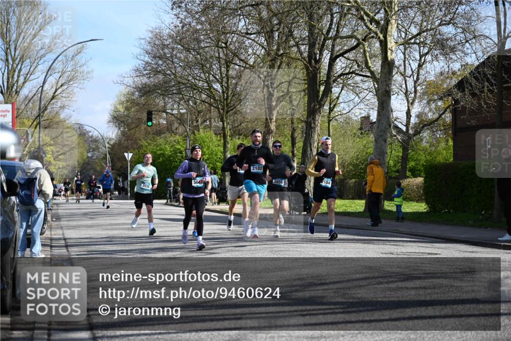 12.04.2026 - 45. Internationalen Wilhelmsburger Insellauf J. Mangold http://msf.ph/oto/9460624 12.04.2026 10:43:14 Ziel 4377, 3086, 3227, 4974, 5705, 2189, 5697, 2813, 4931, 3565, 5337, 2102, 2656, 2104, 5407, 5286, 2039, 3486, 4428, 3022, 4349, 2065, 3345 meine-sportfotos.de