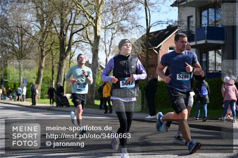 12.04.2026 - 45. Internationalen Wilhelmsburger Insellauf J. Mangold http://msf.ph/oto/9460663 12.04.2026 10:43:18 Ziel 2189, 5697, 2813, 4931, 3565, 5337, 2102, 2656, 2104, 5407, 5286, 2039, 3486, 4428, 3022, 4349, 2065, 3345, 2073 meine-sportfotos.de