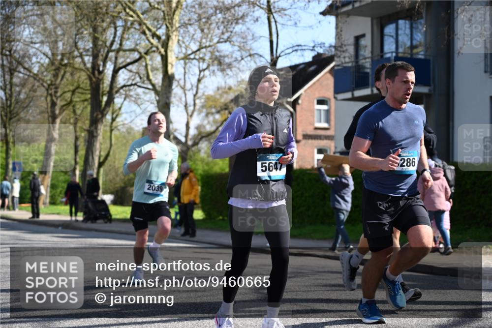 12.04.2026 - 45. Internationalen Wilhelmsburger Insellauf J. Mangold http://msf.ph/oto/9460665 12.04.2026 10:43:18 Ziel 2189, 5697, 2813, 4931, 3565, 5337, 2102, 2656, 2104, 5407, 5286, 2039, 3486, 4428, 3022, 4349, 2065, 3345, 2073 meine-sportfotos.de