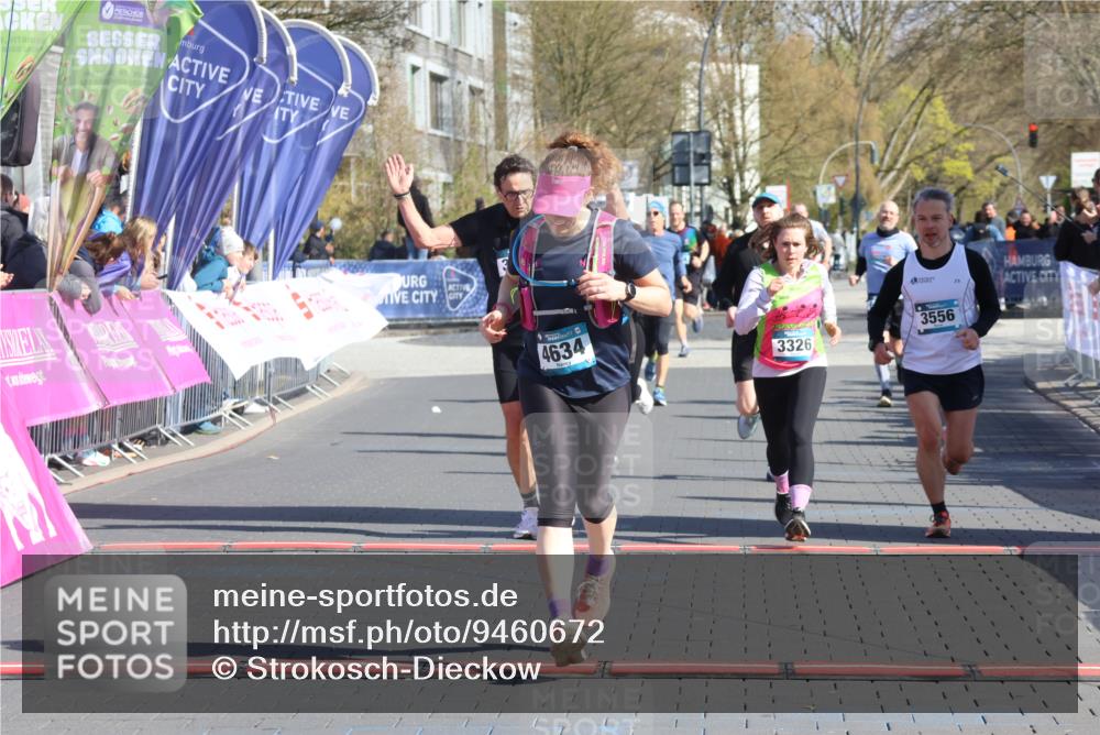 12.04.2026 - 45. Internationalen Wilhelmsburger Insellauf Strokosch-Dieckow http://msf.ph/oto/9460672 12.04.2026 10:50:36 Ziel 4634, 3186, 3326, 3556, 3228, 5041, 5033 meine-sportfotos.de