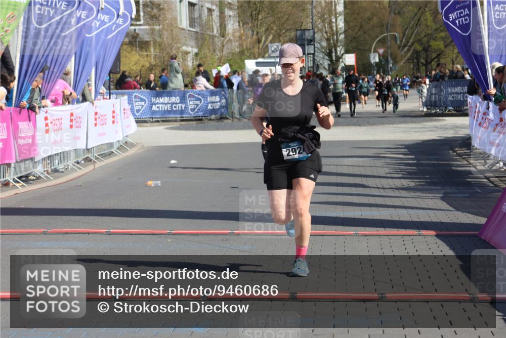 12.04.2026 - 45. Internationalen Wilhelmsburger Insellauf Strokosch-Dieckow http://msf.ph/oto/9460686 12.04.2026 11:08:08 Ziel 2924 meine-sportfotos.de